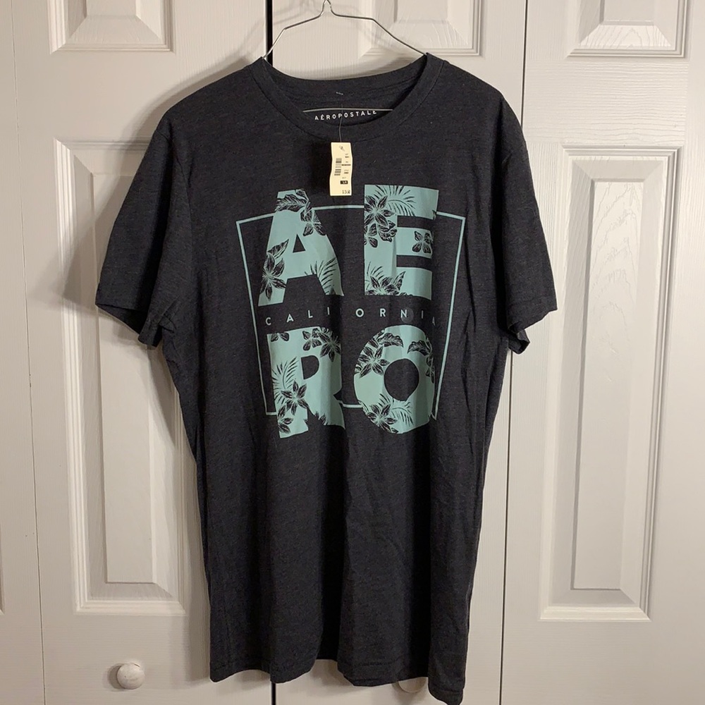 Men’s Gray large Aeropostale Graphic Tee